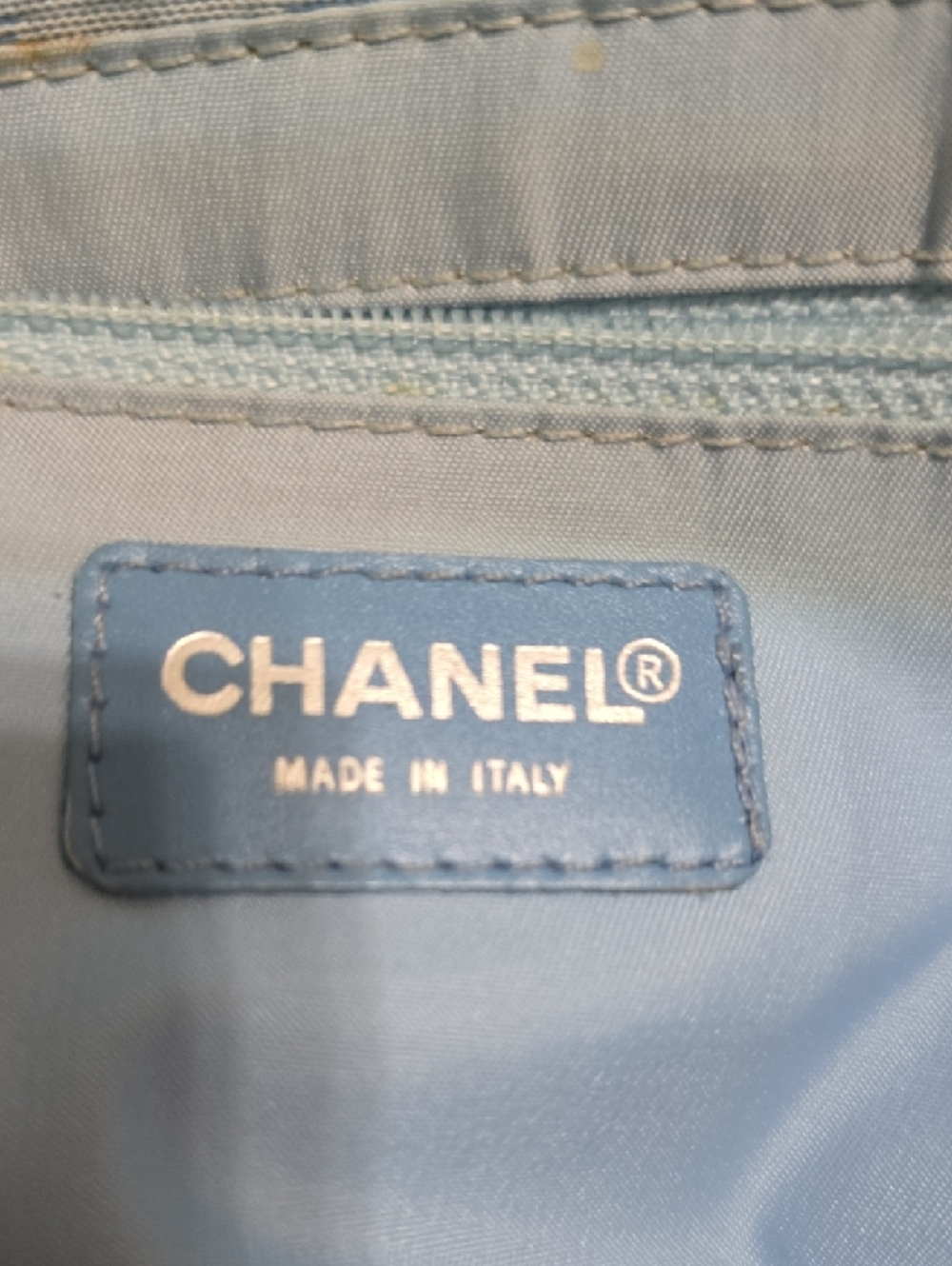 CHANEL Light Blue Jacquard Tote with Red Trim - Picture 5 of 9